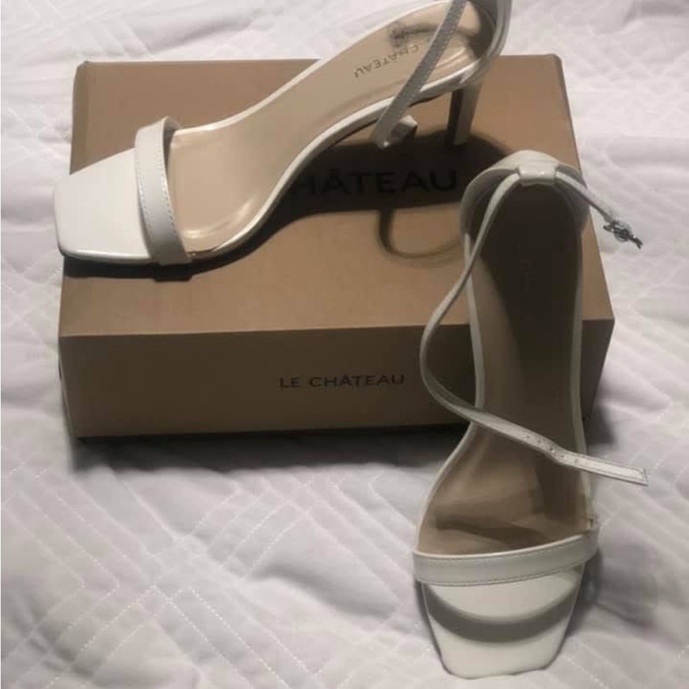 Le Chateau Elegant Cream Heels